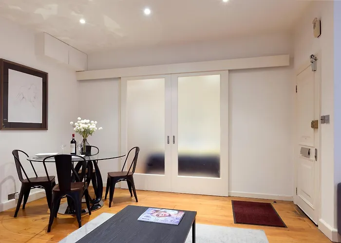 Hyde Park - Knightsbridge - Private Entrance